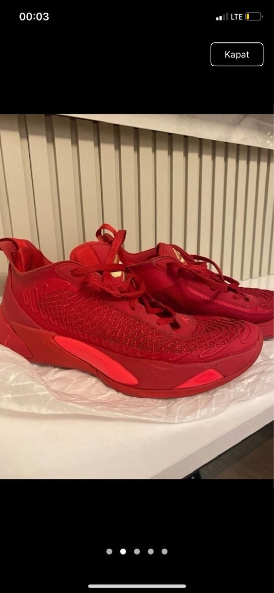 Kırmızı Bağcıklı Basketbol Ayakkabısı - Görsel 2