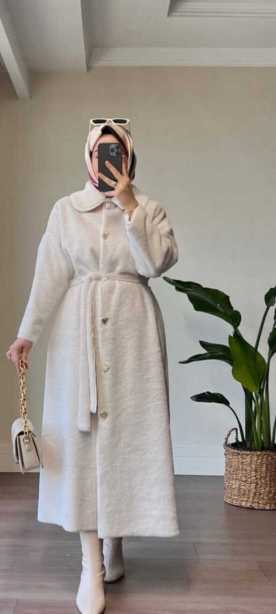 Kadın Beyaz Uzun Peluş Kaban - Görsel 2