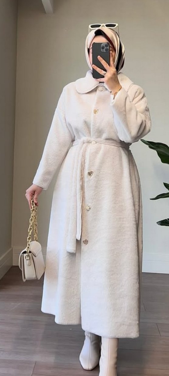 Kadın Beyaz Uzun Peluş Kaban - Görsel 3