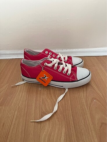 Kinetix Pembe convers