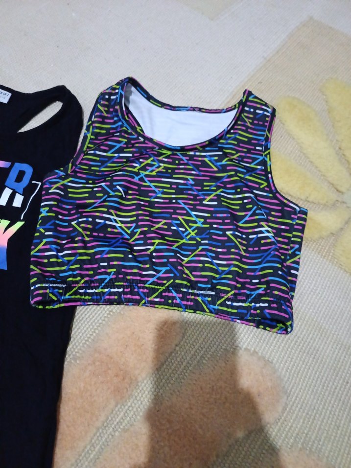 Çok Renkli Kolsuz Kız Tişörtü - Görsel 3