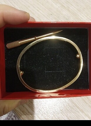  Beden Cartier bileklik