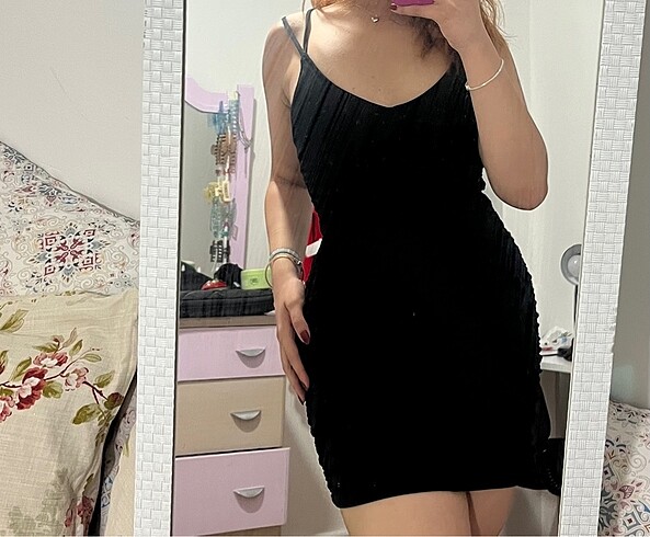 mini askılı sırt dekolteli elbise