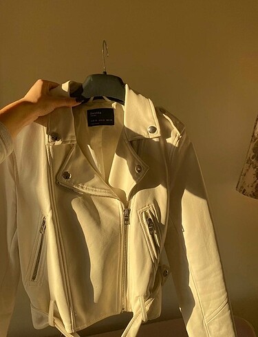 xs Beden beyaz Renk Bershka Deri Ceket