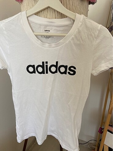 xs Beden beyaz Renk Adidas tişört