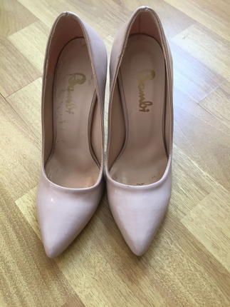 Bambi ten rengi stiletto