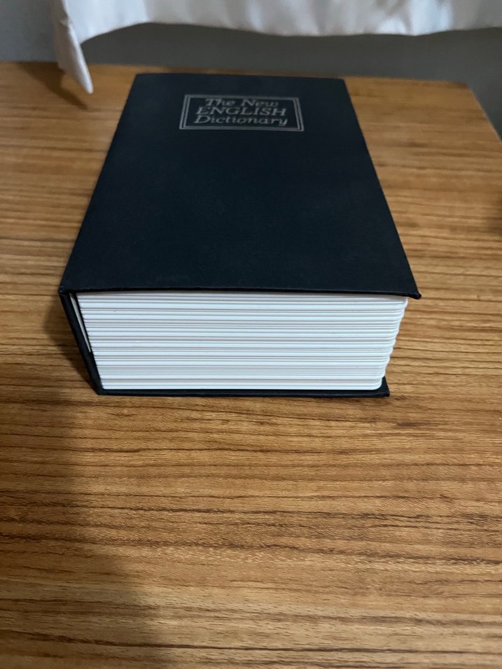 Kitap Görünümlü Gizli Kasa - Görsel 2