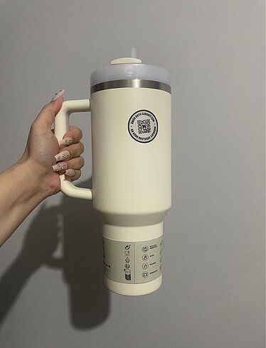 Diğer stanley 40 oz krem Quencher pipetli termos 1,18 L