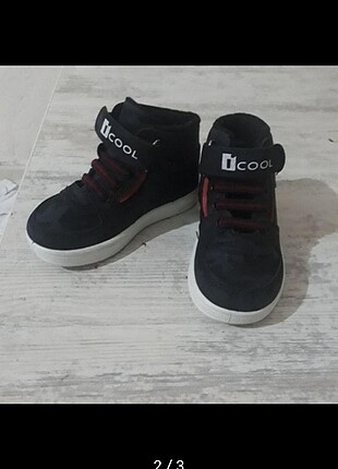 Çocuk botu