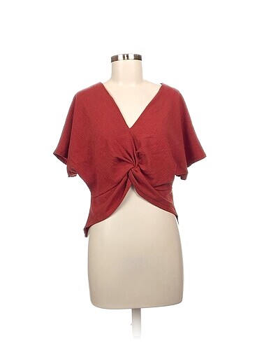 Zara T-shirt %70 İndirimli.