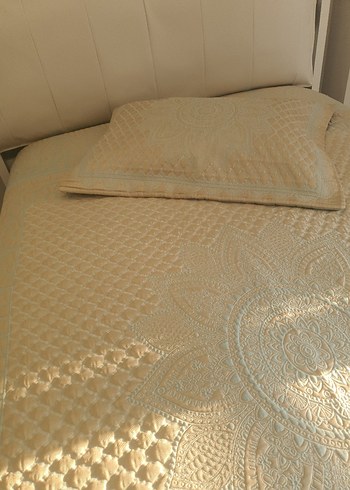 Nakışlı Beyaz Pastel Yatak Örtüsü - Görsel 4