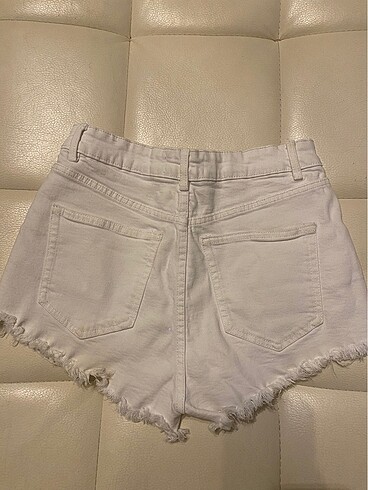 36 Beden Zara mini beyaz jean şort