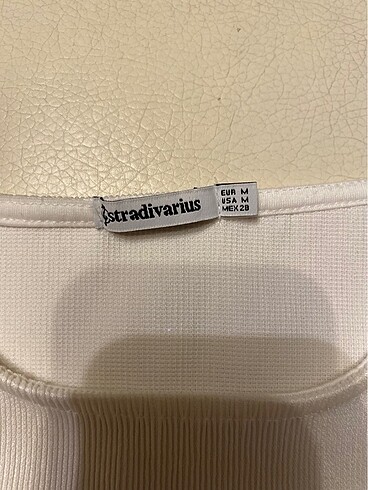 Stradivarius Beyaz crop üst