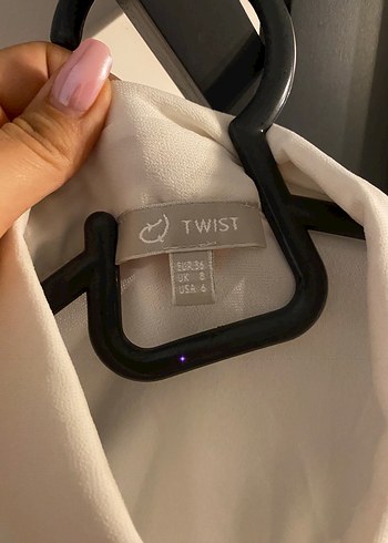Twist Düğmeli Beyaz Saten Gömlek