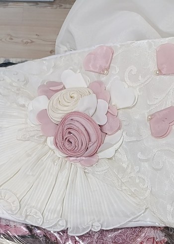 Pembe Nakışlı Yatak Örtüsü - Görsel 2