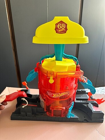  Beden Hotwheels asarsör otopark