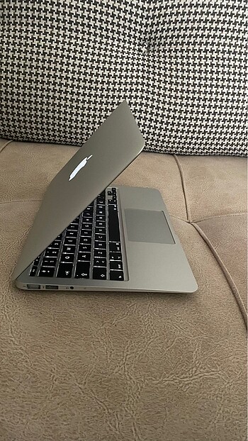 Beden Nadir bulunur Macbook Air 11 inch