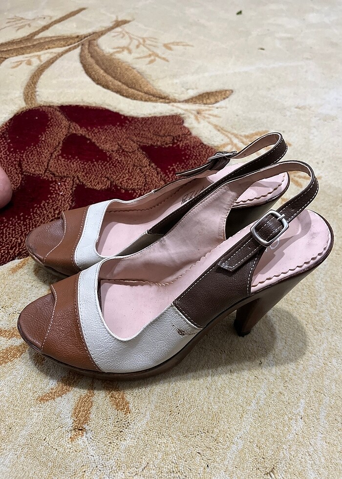 38 numara ahşap tabanlı topuklu ayakkabı - Görsel 2