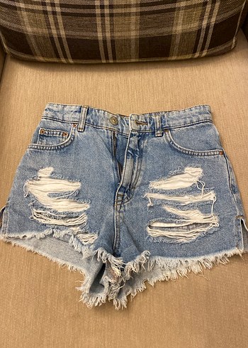 Yırtık Detaylı Kadın Mini Denim Şort
