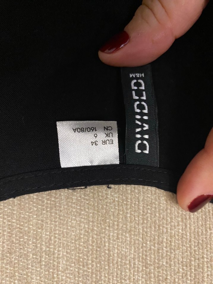 Siyah V Yakalı İnce Askılı Kadın Tulum - Görsel 3