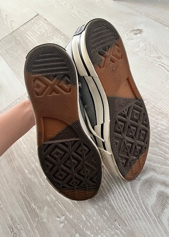 Converse Gri asimetrik converse