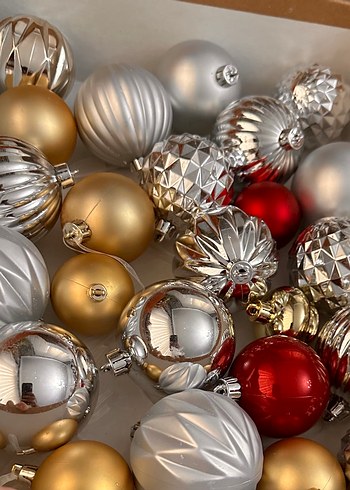 Gri ve Altın Yılbaşı Süs Topları Seti - Görsel 3