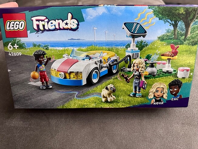 Lego Friends Elektrikli Araba