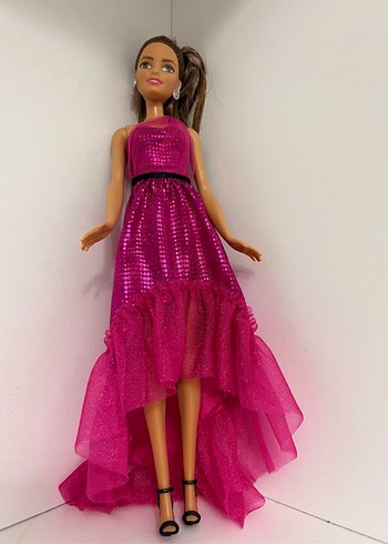 Barbie Büyüleyici pembe elbisesi