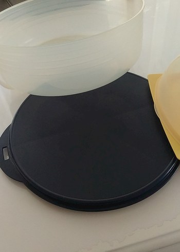 Beden Tupperware peynir kabı ve pasta fanusu