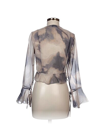 m Beden Stradivarius Bluz %70 İndirimli.