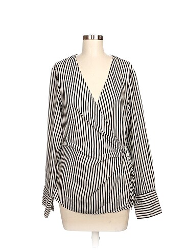 H&M Bluz %70 İndirimli.