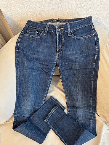 LEVIS KOT