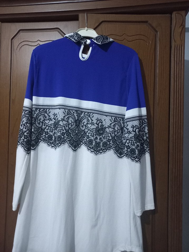 Dantel Detaylı Uzun Kollu Mavi Beyaz Bluz - Görsel 3