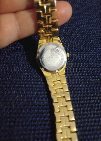 Kadın Parlak Altın Renkli Kordonlu Saat - Görsel 3