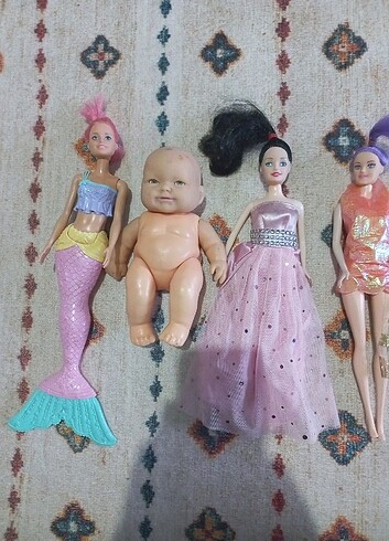 Beden Renk Barbie bebek
