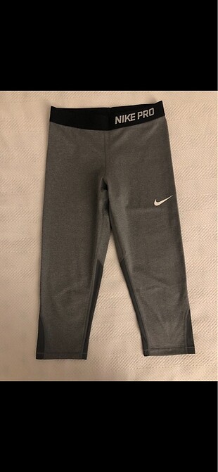 Nike Tayt
