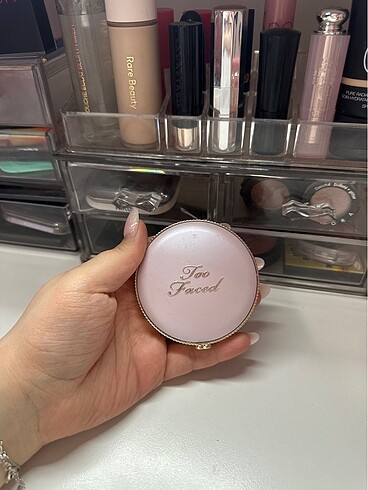 Too faced aydınlatıcı