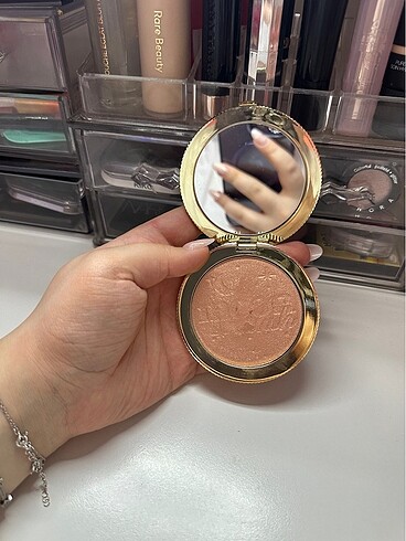 Beden Too faced aydınlatıcı