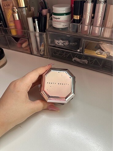 Fenty beauty pudra