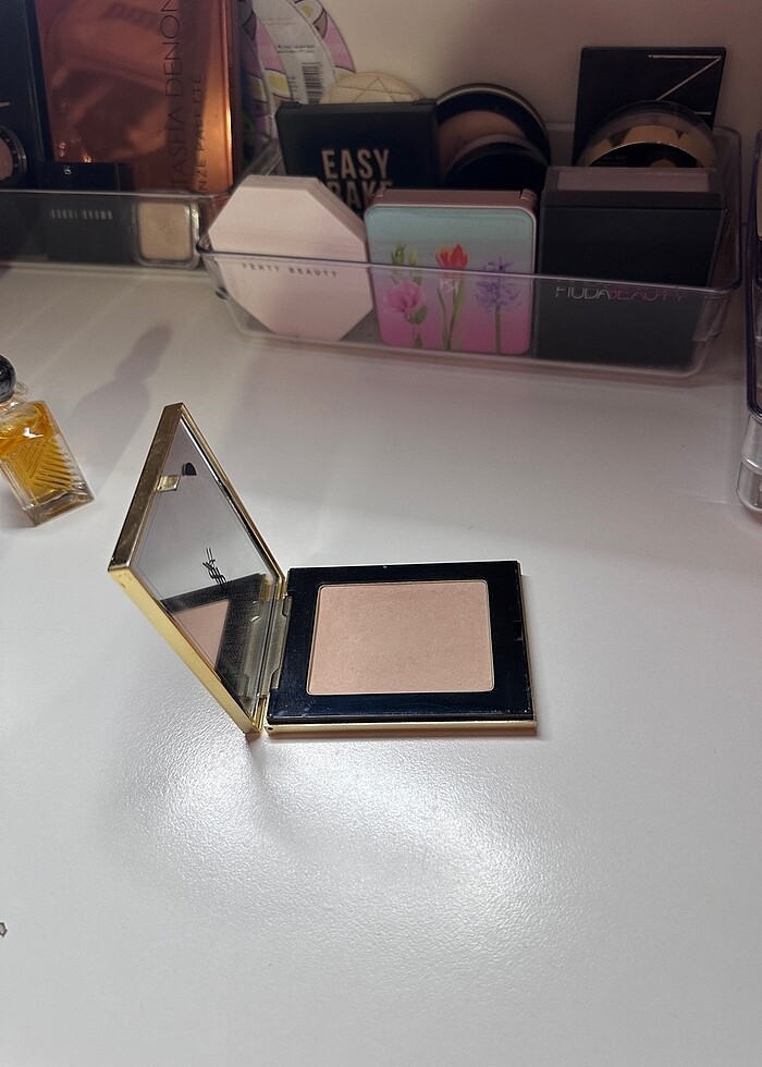 Yves saint pudra - Görsel 3