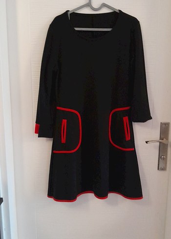 Siyah Midi PamukluTunik Kırmızı Detaylı elbise - Görsel 2