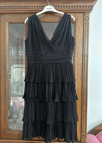 Siyah Piliseli Midi Strappy Abiye Elbise