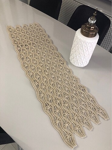 Madame Coco Runner