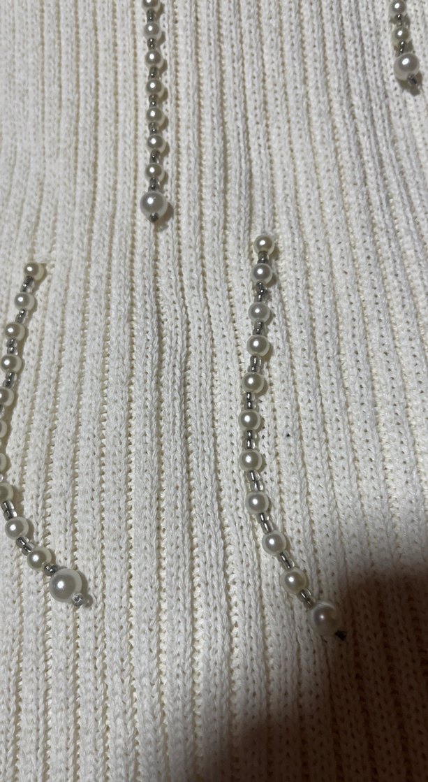 Nakışlı Beyaz Triko Boğazlı Kolsuz Midi Kazak - Görsel 4