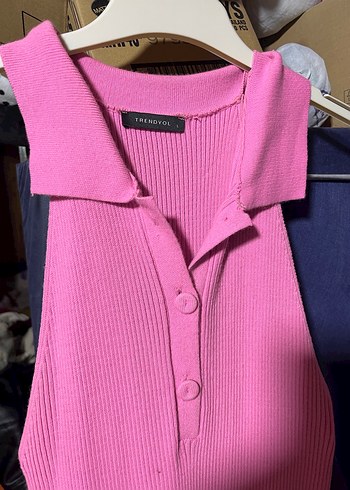 Kadın Pembe Düğmeli Kolsuz Triko - Görsel 2