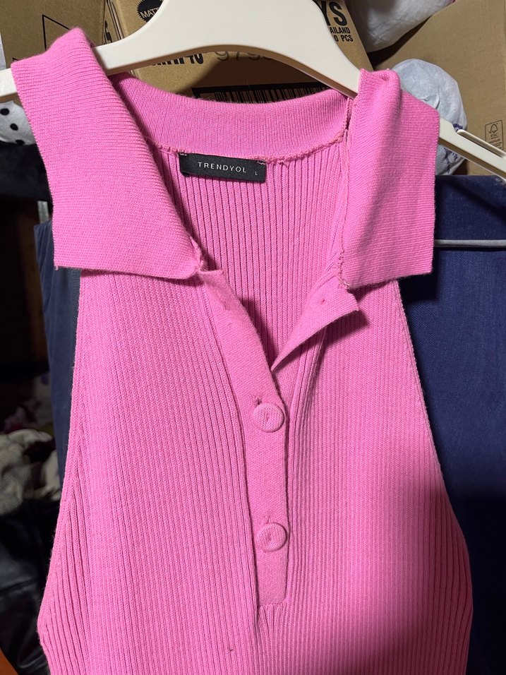 Kadın Pembe Düğmeli Kolsuz Triko - Görsel 2