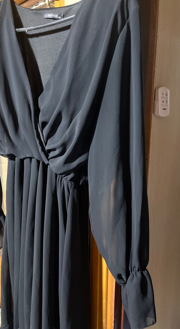 Uzun Siyah Drapeli Kadın Elbise - Görsel 2