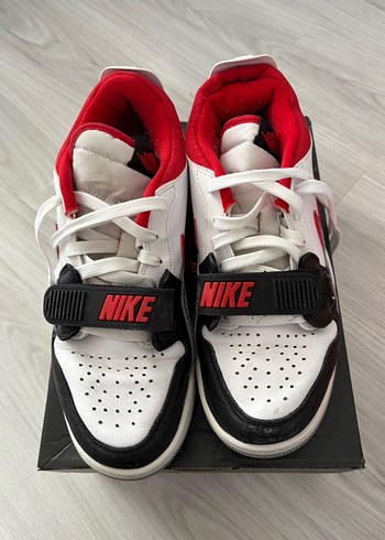 Nike Beyaz Siyah Basketbol Ayakkabısı Velcro Bantlı