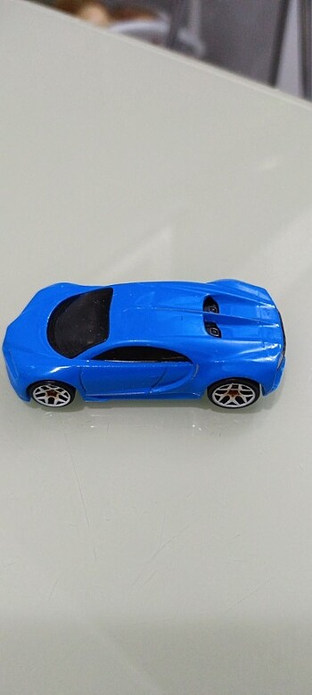 Beden Renk Hot Wheels Bugatti Chiron
