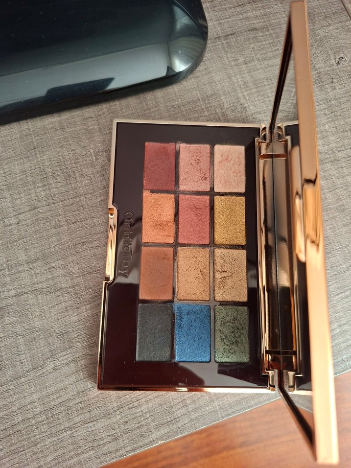 Charlotte Tilbury Çok Renkli Göz Farı Paleti - Görsel 3